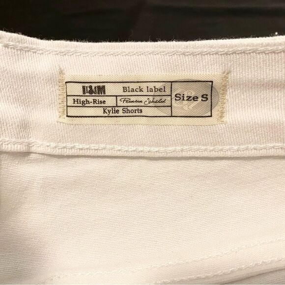 NWT I & M Jeans Kylie high-rise distressed white denim shorts size S stretch - Picture 6 of 6